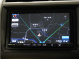 パナソニック製ストラーダナビ(CN-S310D)&バックカメラが装備されているので、普段の使い勝手もロングドライブも快適です。