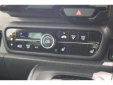 オートエアコンのお車ですので室内の温度をスムーズに調整してくれます♪