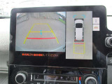 バックガイドモニターで、後方を確認しながら安心して駐車することができます。運転初心者も熟練者も必須の機能ですよ!