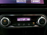 オートエアコンで車内はいつも快適 温度設定に応じて風量や風向きを調節してくれます
