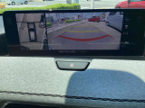 車体がシースルー(透過)して周囲の死角を無くす最新の『360&deg;シースルービューモニター』を搭載。大きな車体でも、上空から見下ろす正確な視点で、狭い道や駐車をサポートします。