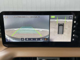 上から見下ろしたように液晶に映るのでスムーズな駐車をサポートします。
