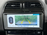 ◆リアビューカメラ『ガイドライン付きのカラーバックカメラを搭載。運転が不慣れな方も安心して駐車していただけます。バックソナーも内蔵されており障害物を検知し知らせます。』