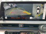 全方位モニターは、カメラで真上から車を見たようにモニターで確認ができる装備です。是非実際の車で体感してみてください。