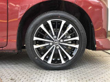 純正15インチアルミ!タイヤサイズは175/55R15です
