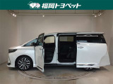 両側パワースライドドア付きだから、狭い駐車スペースなどでの 乗り降りラクラク!小さなお子さまのいるご家庭には嬉しい装備。