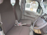 乗り降りしやすい運転席&フロアマット付き♪◎掲載後すぐに販売が決まってしまう場合もございますのでご来店前にお電話でご予約を頂ければ幸いです。