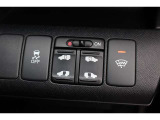 リアは両側パワースライドドアで開閉には運転席のスイッチ、もしくはスライドドアのドアハンドルを軽く引くだけで自動開閉します。
