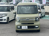 ハロゲンより明るく、より遠くまでさらなる安心感のあるLEDヘッドライトを採用。点灯忘れも防止できるオートライトコントロール機構付きです。