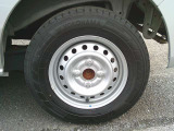タイヤサイズは、145/80R12 80/78N LTです。