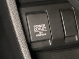 アクセサリーソケットはUSBのアダプターなどをつければ、スマホの充電にも使えます。