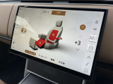 【リヤシートヒーター&クーラー】リアシートにもシートヒーター&ベンチレーション機能を装備しています。後席でも快適なドライブが可能となります。