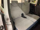 余裕のある運転席ですので、快適なドライブをお楽しみいただけます。