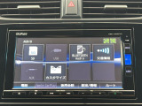 ★スマートフォンのような操作感の静電式タッチパネル。