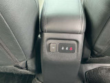 センターアームレスト後ろ側にはUSB,,Aが装備されてます。