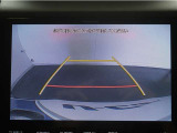 バックガイドモニターで、後方を確認しながら安心して駐車することが出来ます。運転初心者も熟練者も必須の機能ですよ!
