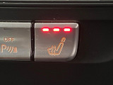 ●フロントシートヒーティング:運転席・助手席共に三段階で調節が可能なシートヒーターを装備しております。季節を問わず快適にご使用いただけます。
