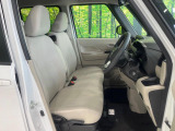 運転席シート廻りは使用感も少なく、良好な状態となっています。丁寧に使われていたことがよくわかりますね。