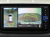 パノラミックビューモニター付きです。車両を上から見たような映像をディスプレイオーディオ画面に表示。運転席からの目視だけでは見にくい、車両周辺の状況をリアルタイムでしっかり確認できます。
