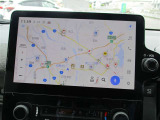 純正ナビを装備。タッチパネル式で使いやすく、お出かけもラクラクです。