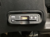 ハンドルの左下にETCがついています。高速道路の料金所の通過も楽々です。カードの取り出しもしやすい場所についています。