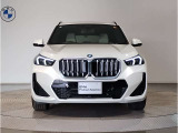【キドニーグリル】BMWは約90年もの間、ほぼ全ての車両にひと目でBMWだと分かるこの特徴的なフロントグリルが備えられ、デザイン・アイコンとして親しまれてきました。