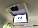 【フリップダウンモニター】大画面モニターで後席でもエンタメをお楽しみいただけます。小さなお子様にも大人気の装備です♪