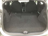 シートアレンジが多彩で、荷物の大小に応じてスペースを変えられる便利なお車です!
