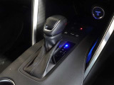 電動パーキングブレーキ・ブレーキホールドを装備してます。ホールド機能は信号待ちが多い一般道で疲労軽減になり、大好評です!