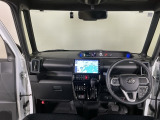 【前方視界】開放的な前方視界!運転がしやすく疲れにくいです♪窓が大きく、見通しがとっても良いおクルマですよ♪