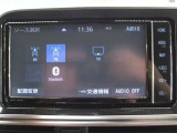 嬉しい装備です♪フルセグTV・DVD再生・Bluetoothオーディオに対応しています!!