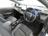 シンプルで使いやすいデザインの運転席です。