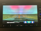 【バックカメラ】運転が苦手な方も車庫入れラクラクです!ギアをリバースに入れれば自動的に切り換わりますので、面倒な操作は不要です♪狭い駐車場もお車を傷つけず安心ですね!