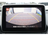 バックモニター付ですので、車庫入れも駐車もラクラクです。
