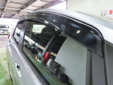 ドアバイザー装着♪ 雨の日の換気などに効果を発揮!