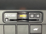 ハンドルの右下にETC2.0がついています。高速道路の料金所の通過も楽々です。 カードの取り出しもしやすい場所についています。