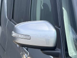 ウィンカードアミラー☆ライトの点滅で対向車、歩行者などに曲がることを知らせることができるので安心・安全につながりますね♪