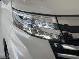 LEDヘッドライトです。デザイン性がよくとても明るいので、夜間の走行や悪天候でも安心です。しかも長寿命!