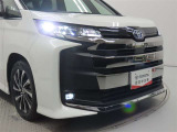 高輝度で点灯速度が速く、しかも消費電力の少ないLEDヘッドライトが装備されています!LEDの明るい光が走行中の視界の確保をサポートして、夜のドライブがより楽しく安全に運転できます♪