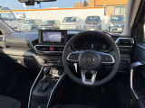 見通しのよいすっきりとした視界で、誰でも運転しやすいです。運転のしやすさは疲れにくさにも繋がりますよ♪