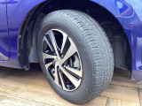185/65R15インチ純正アルミホイール。