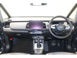 操作性に優れた運転席となります!小物入れや各ボタンの配置にこだわり、使いやすいです!座り心地もよく視認性も良好なのでロングドライブもお任せ下さい!