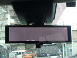 車両後方のカメラ映像を映し出し、車内の状況や、天候などに影響されず、いつでもクリアな後方視界が得られるインテリジェント ル-ムミラ-。お問い合わせは03-5672-1023へ
