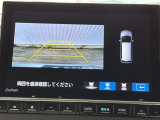 カラービジョンとガイドラインで見やすいバックモニターと障害物センサーで車庫入れも楽ちんです♪