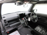 ダイハツのお店では、ダイハツ車を知り尽くしたプロフェッショナルが、専用の診断機器を使って各システムを点検しております。