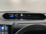 メーターが運転席から見やすいインパネ中央部に配置してるので走行中の視線移動が少なく快適です。