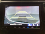 バックでの車庫入れも安心です! リアカメラが付いているバックモニター付のナビを装備しております。操作線もついており距離感も画面から確認できます。