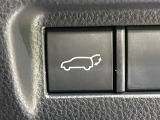 【パワーバックドア】スマートキーや運転席のボタンを押すだけでリアゲートが自動で開閉します!荷物を持っている時や、高い位置にあるバックドアを閉める際に便利な機能です♪