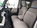 【1】新車製造時のみ選択出来るメーカーオプションとして以下の装備が付加されております。■快適パック:●IRカット&スーパーUVカット断熱グリーンガラス[フロントクォーター]※次画像に続く