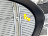 【ブラインドスポットモニタリング】走行中、ドアミラーの死角になりやすい箇所に後続車が接近するとサイドミラー付近に警告を表示、ドライバーに注意喚起をしてくれます。